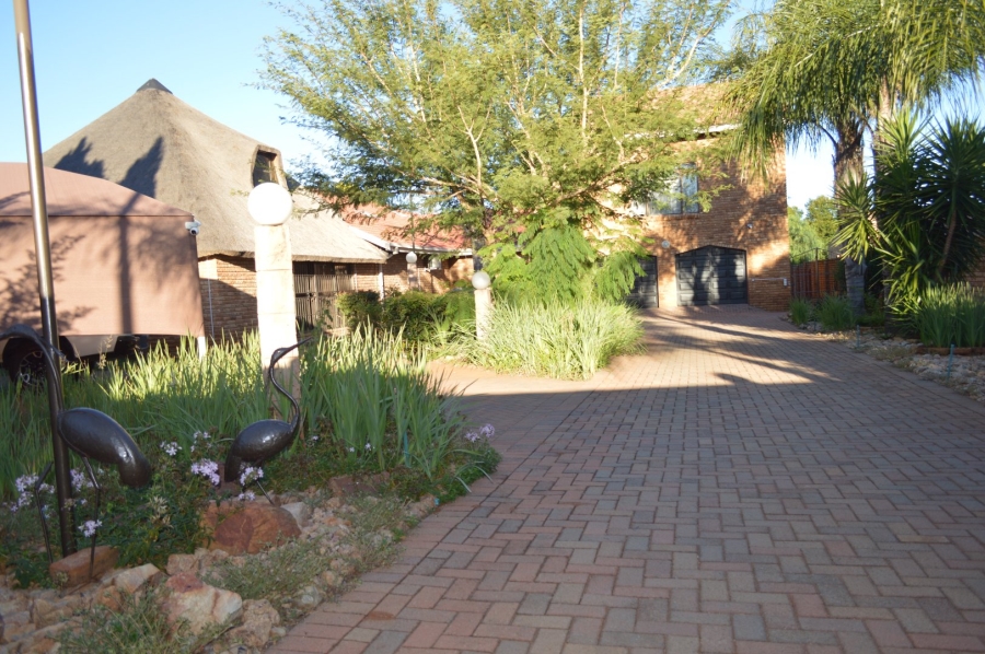 6 Bedroom Property for Sale in Doringkruin North West